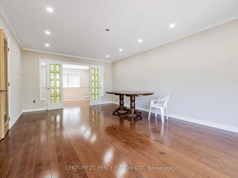 81 Ennisclare Pl — Photo 11