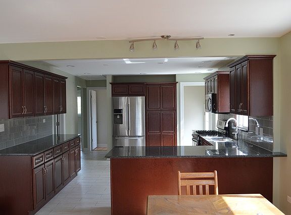 5th image of 5508 Oakdale Dr