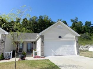 871 Caleb Xing, Fenton, MO 63026