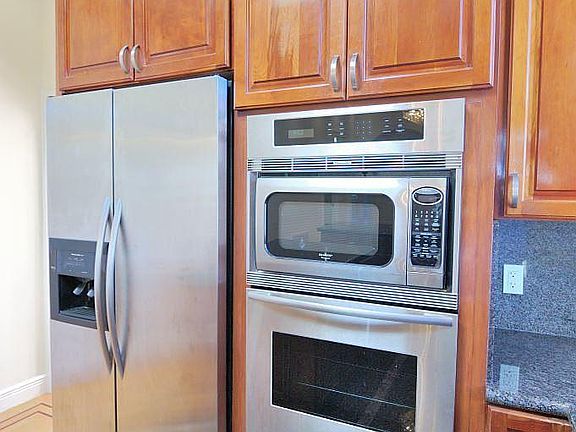 4th image of 445 11th Ave