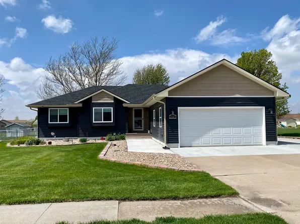 1507 Hillcrest Dr, Juniata, NE 68955
