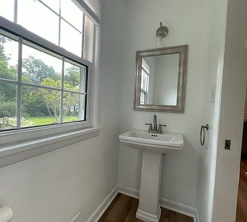 5th image of 2032 Baird Rd