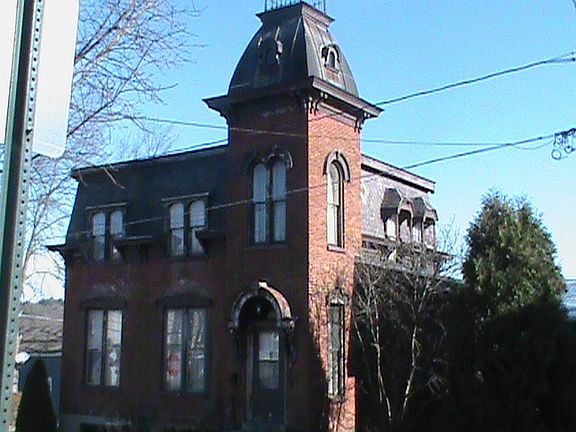 4th image of 62 Church St