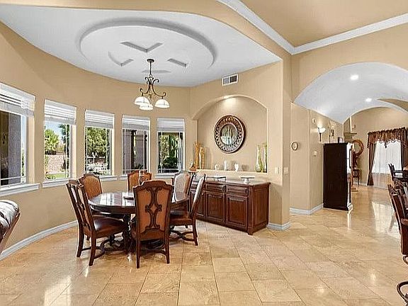 4th image of 711 Las Granjas Dr