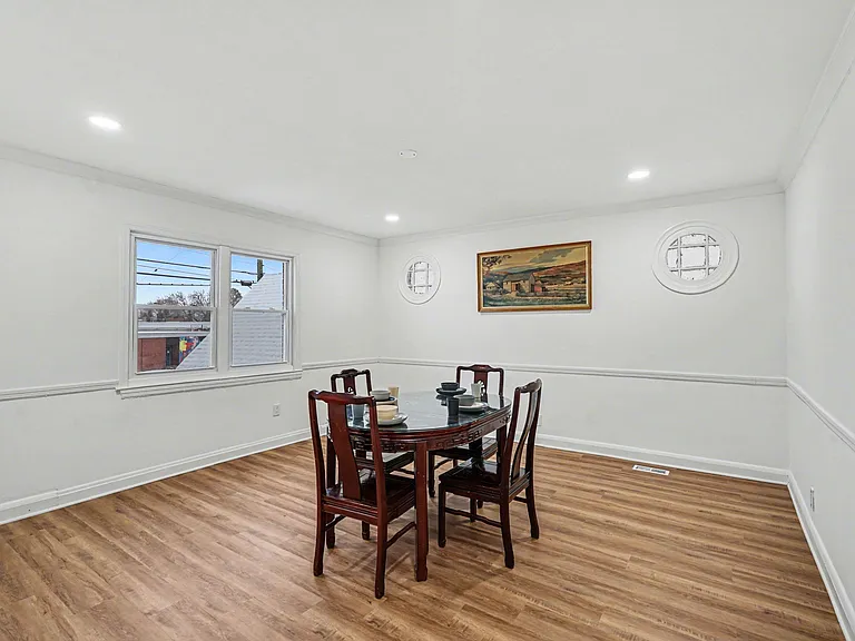 Fernhill Ave — Photo 10
