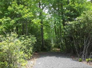 227 Delaware Dr, Jim Thorpe, PA 18229