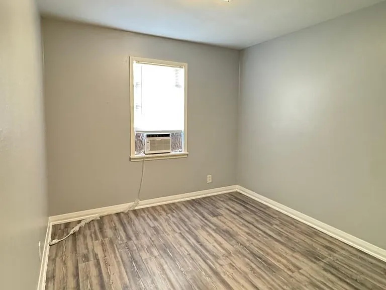 3270 Christopher St — Photo 17
