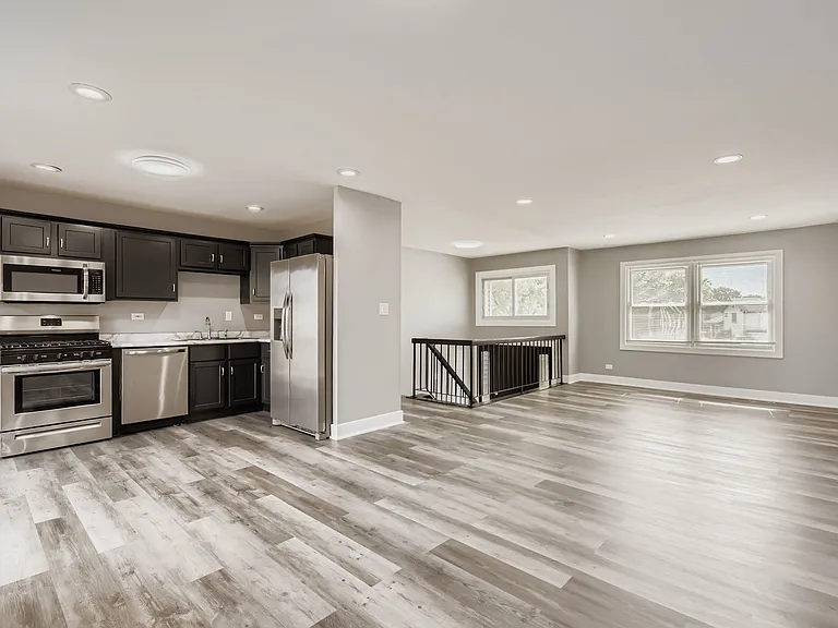5611 Allemong Dr — Photo 10