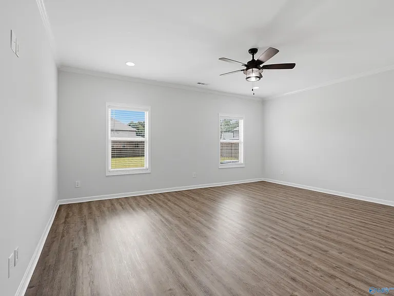 122 Kretzer Ct — Photo 12
