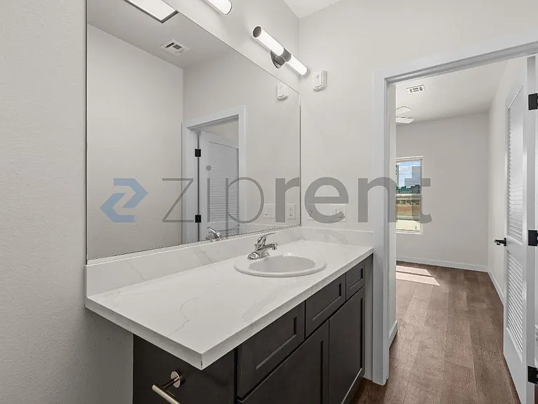 524 N 7th St #5 — Photo 15