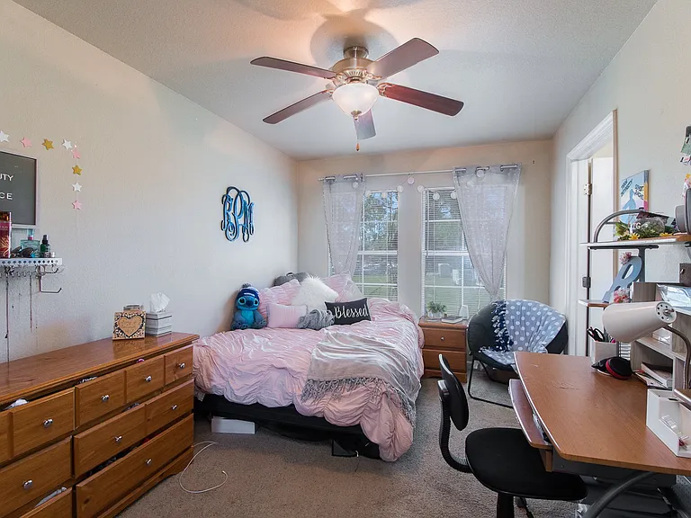 921 SW Depot Ave #212 — Photo 7