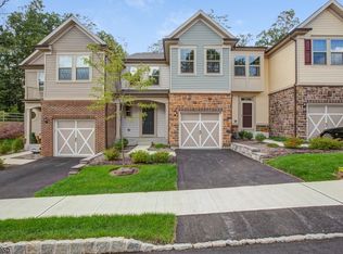 4 Brompton Pl, Randolph, NJ 07869