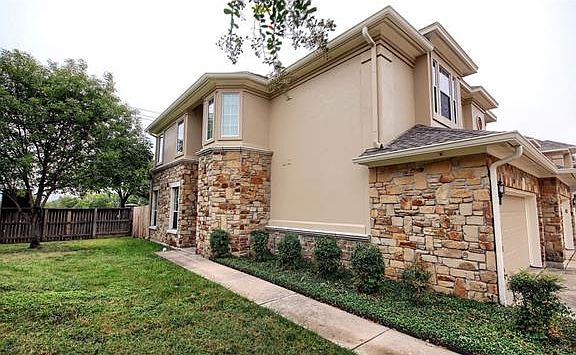 2nd image of 1101 Parmer Ln APT 206