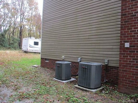 2nd image of 1339 Cedar Lawn Ave
