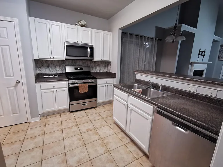 2569 Worrall Hill Way — Photo 8