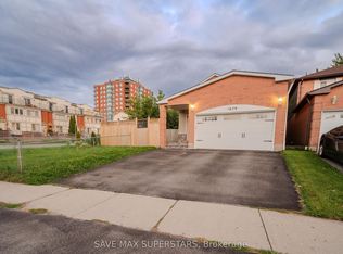 1679 Portland Ct, Pickering, ON L1V 5L5