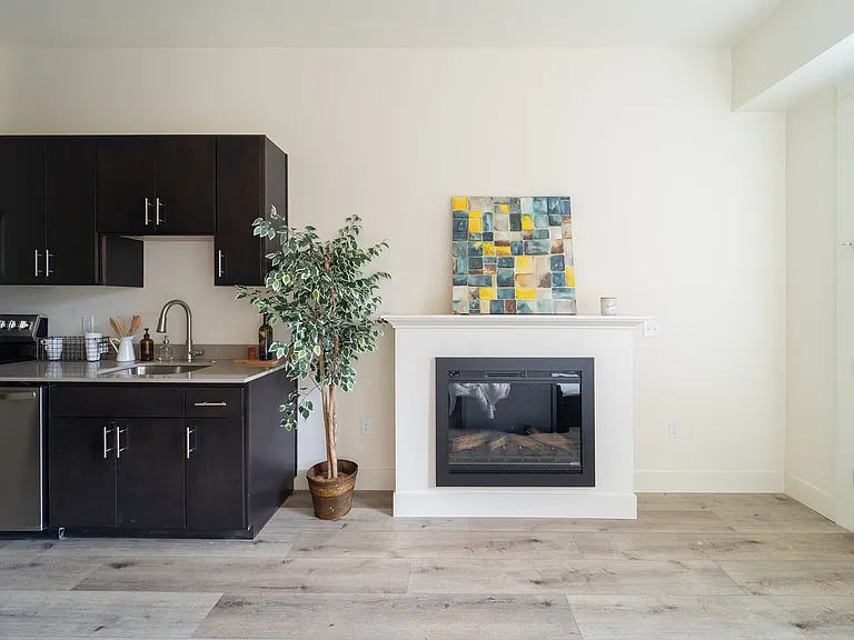 Capitol Hill Apartments — Photo 11