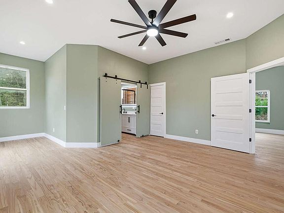 5th image of 146 Mystic Dr