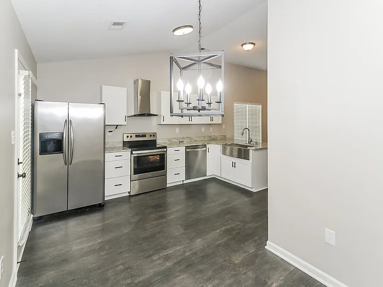 10678 Pecan Meadow Dr N — Photo 10