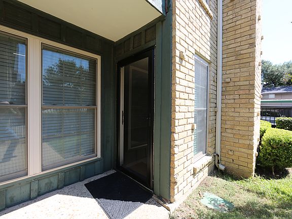 4th image of 7729 Meadow Park Dr #115
