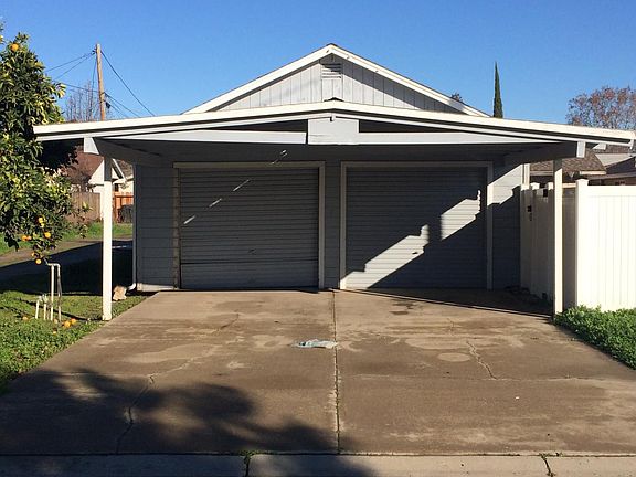 Detached 2-3 Car Garage