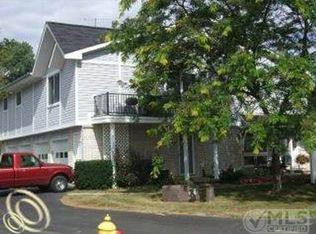 30318 Windsor #8, Gibraltar, MI 48173