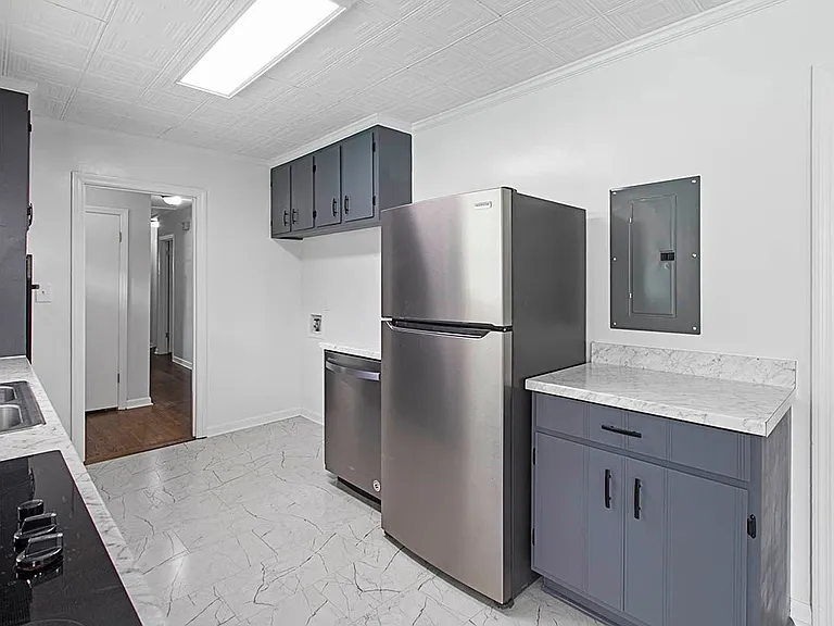 1054 N Pine Knoll Dr — Photo 5