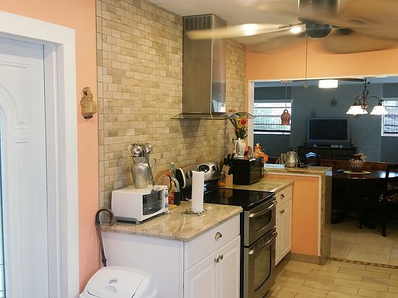 3rd image of 6362 Royal Palm Blvd