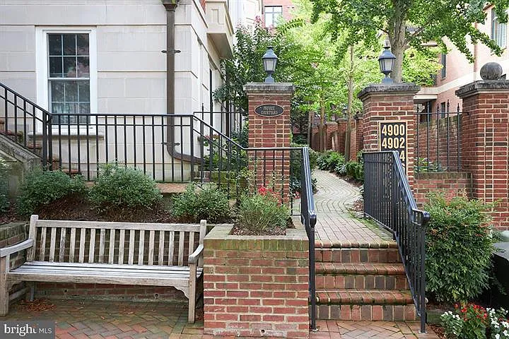 4 bed, 2.5 bath, 2512 sqft, $7,500 — Photo 3