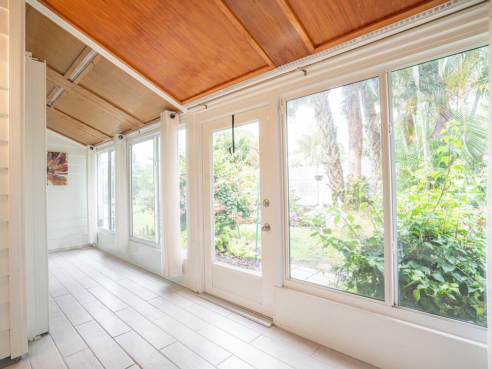 1st image of 692 NE Wax Myrtle Way