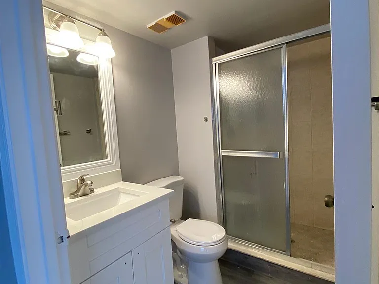 3225 N University Dr — Photo 17