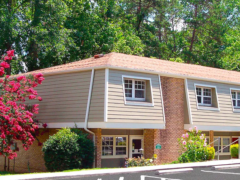 Beautiful Chesney Woods Townhomes — Photo 37