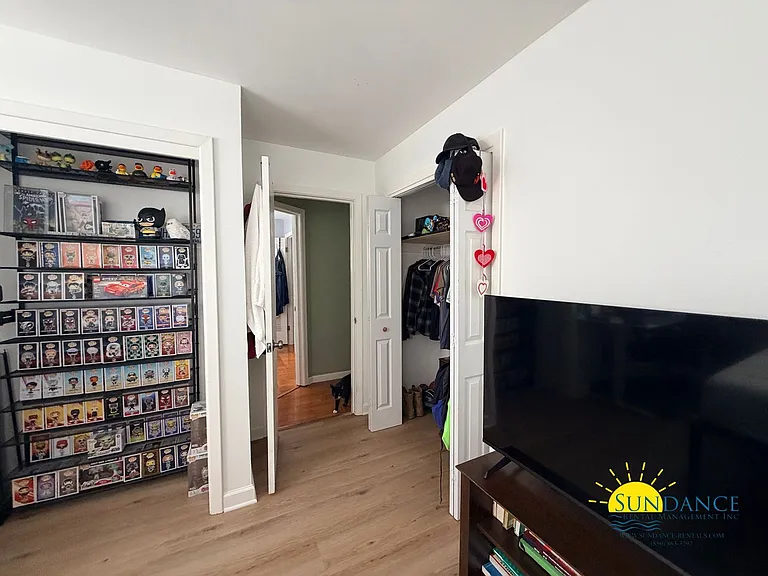 215 Moriarty St — Photo 10