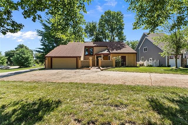 7529 NW Kerns Dr, Weatherby Lake, MO 64152 | Zillow