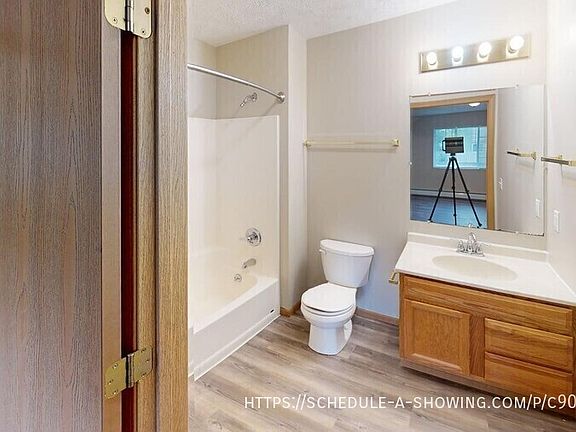 4th image of 1007 W Ridge St #8
