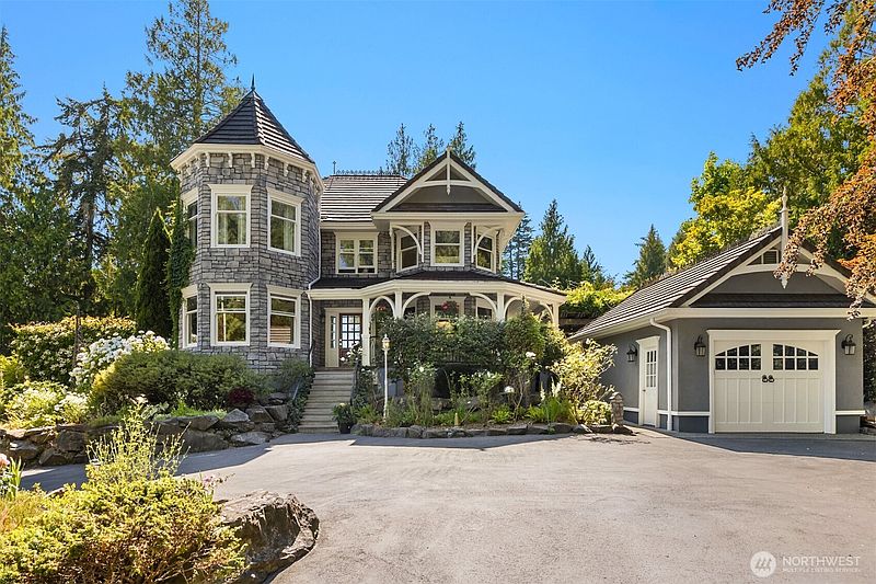 3rd image of 7205 NE Dolphin Drive