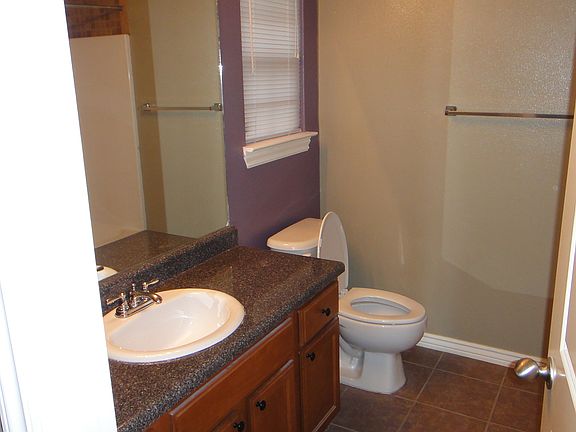5th image of 550 Tamarron Dr