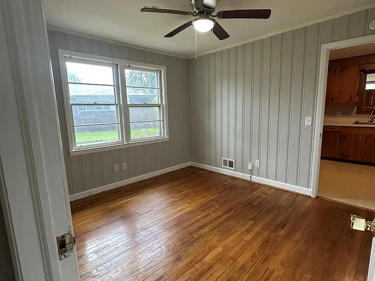 1707 Northland Dr — Photo 8