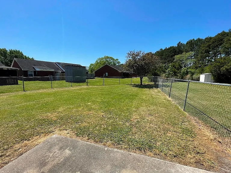 1104 Park West Dr #A — Photo 20