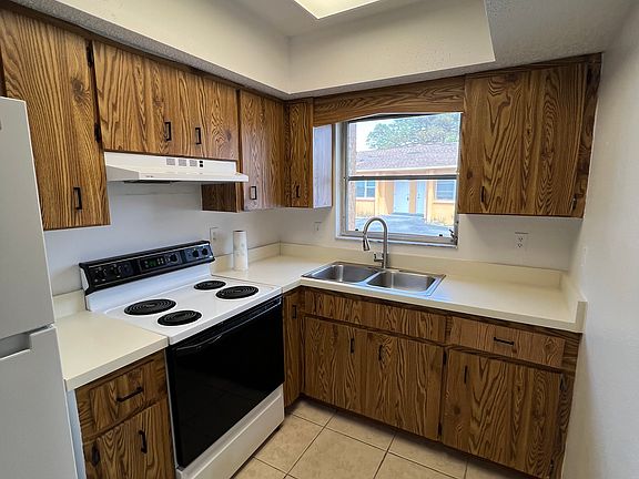 4th image of 1601 Placida Rd APT 12