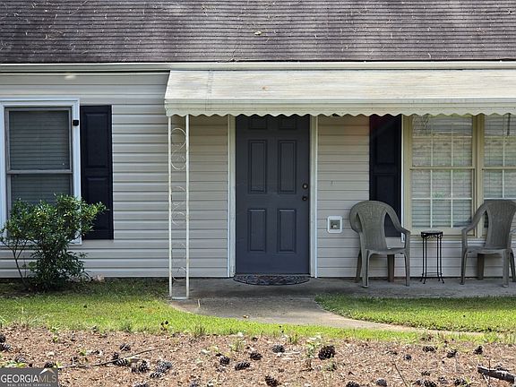 2nd image of 375 Old Brock Rd