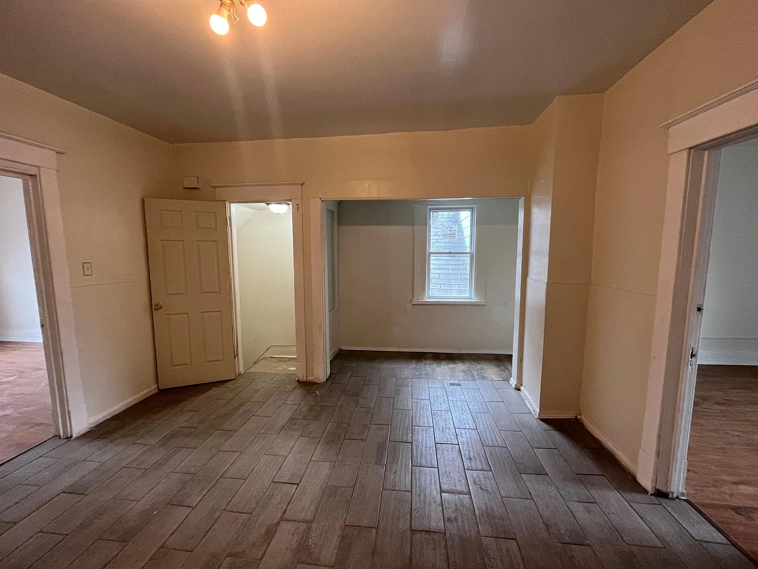 3 bed, 1050 sqft, $1,200 — Photo 3