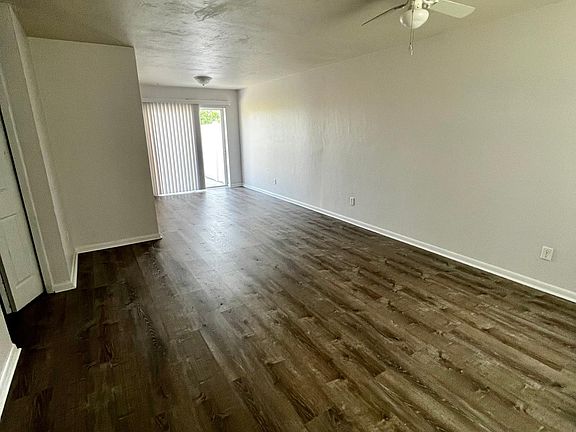 3rd image of 1401 NE 8th St #1401