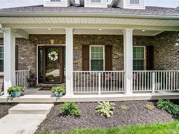 5th image of 36 Black Oak Dr