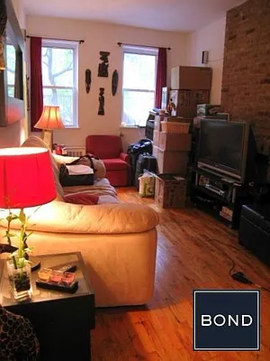 Rented by Bond New York | media 19