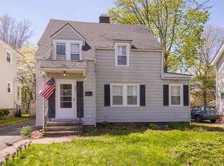 982 Roanoke Rd, Cleveland Heights, OH 44121