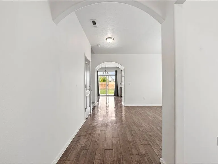 5813 Sidon Ln — Photo 3