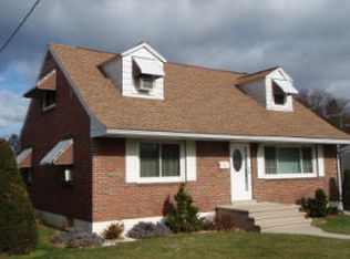527 E Maple St, Cleona, PA 17042