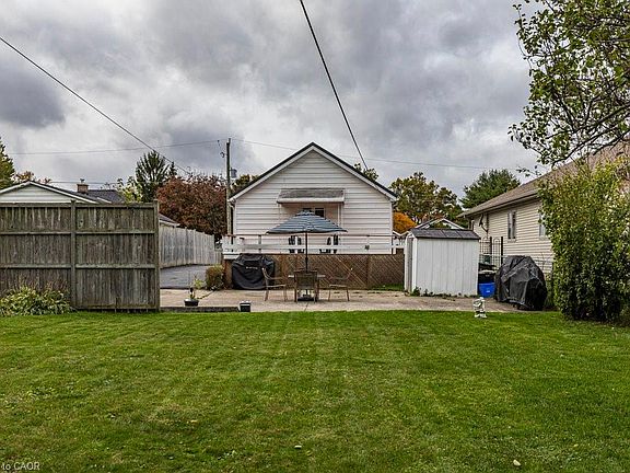 4th image of 259 Metcalfe St N