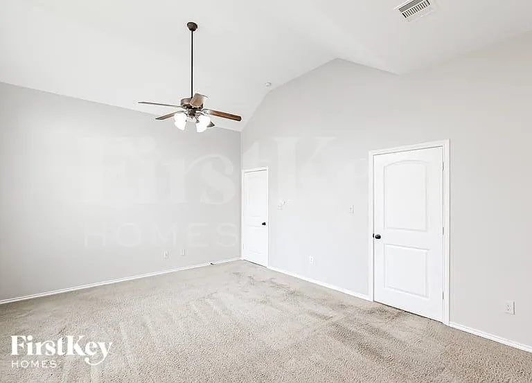 10402 Golden Hearth Ln — Photo 8